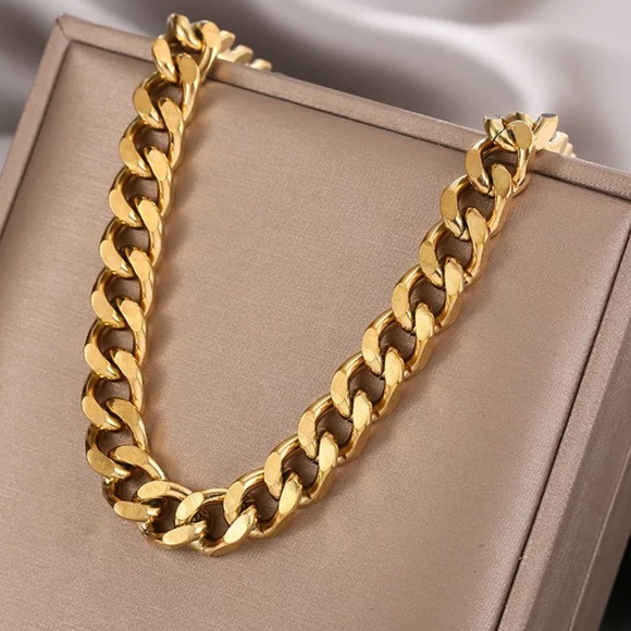 18K GOLD PLATED CHAIN CHOKER - Picture 3 of 4